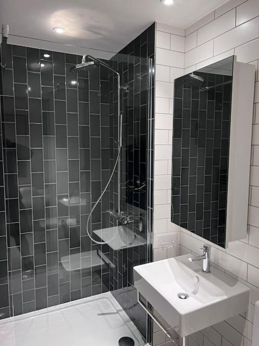 Stylish Apartment Docklands ロンドン エクステリア 写真