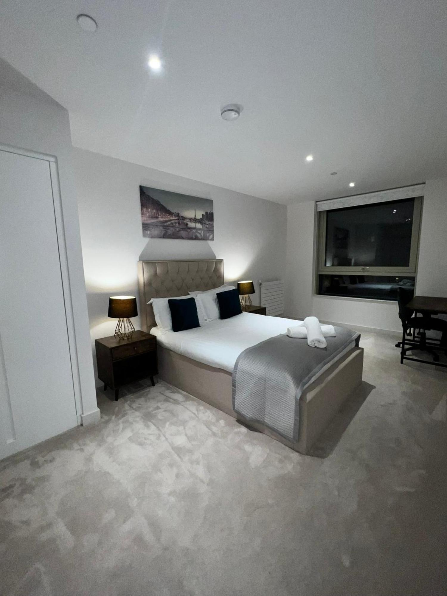 Stylish Apartment Docklands ロンドン エクステリア 写真