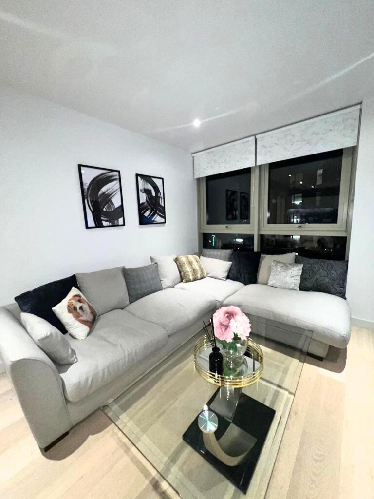 Stylish Apartment Docklands ロンドン エクステリア 写真